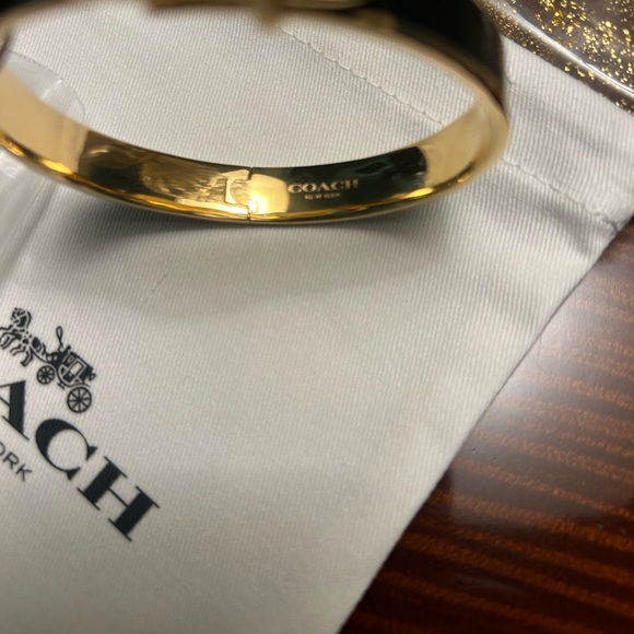 COACH hinged buckle bangle NWT - Picture 3 of 10
